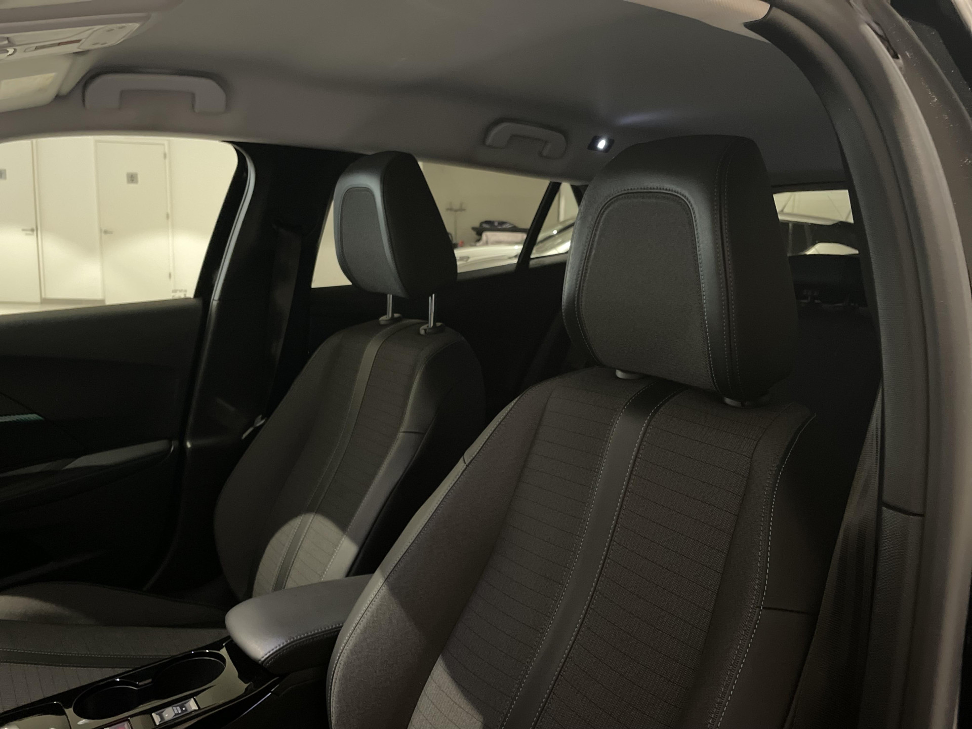 Peugeot e-2008